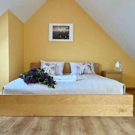 Apartament Hemingwaya Jelenia Góra Exterior foto
